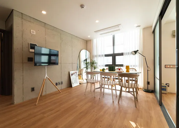 Apartment Hongik Univ Station Wave Family #d *