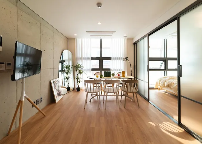 Apartment Hongik Univ Station Wave Family #d *